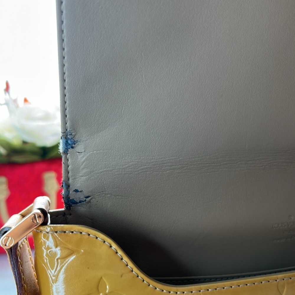 Louis Vuitton Vernis Shoulder bag. Authentic Good CONDITION - Picture 4 of 16